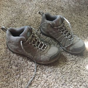 Women’s Columbia hiking boots
